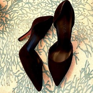 Vince D’Orsay Pump. Black suede. Size 6US/ EUR36